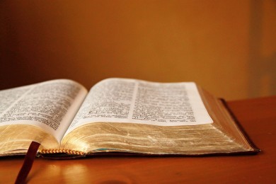 Open-Bible-Religious-Stock-Photos